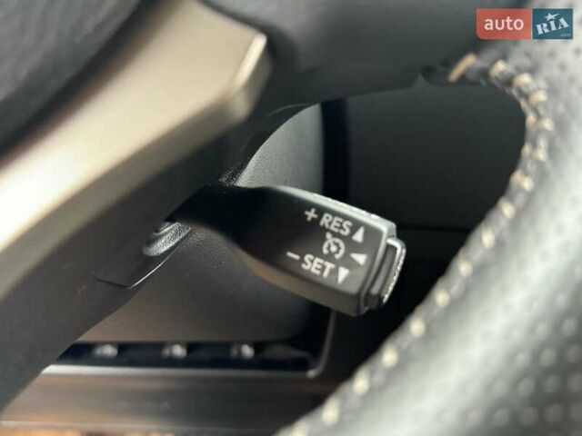 Белый Лексус НХ, объемом двигателя 2 л и пробегом 137 тыс. км за 19500 $, фото 43 на Automoto.ua