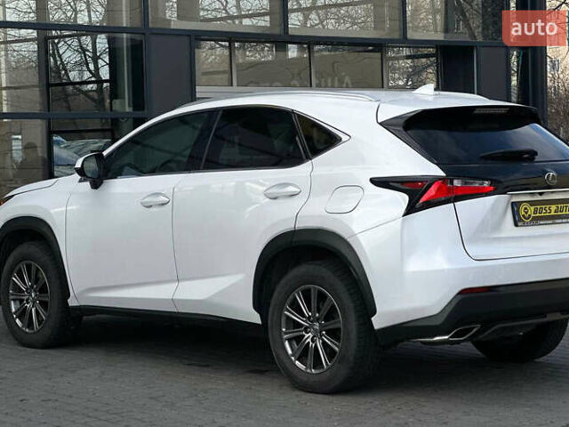 Белый Лексус НХ, объемом двигателя 2 л и пробегом 119 тыс. км за 21500 $, фото 3 на Automoto.ua