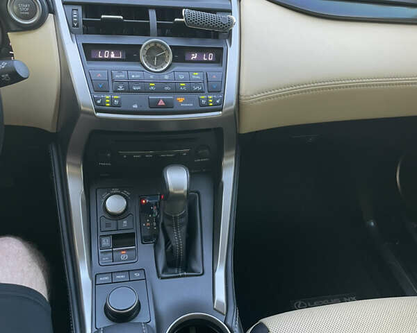 Білий Лексус НХ, об'ємом двигуна 2 л та пробігом 160 тис. км за 24999 $, фото 14 на Automoto.ua