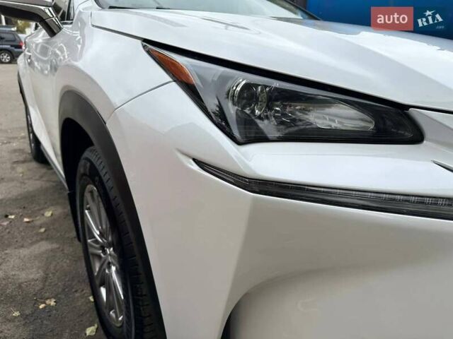 Белый Лексус НХ, объемом двигателя 2.49 л и пробегом 108 тыс. км за 24300 $, фото 1 на Automoto.ua