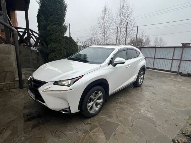 Белый Лексус НХ, объемом двигателя 2.5 л и пробегом 135 тыс. км за 29700 $, фото 1 на Automoto.ua