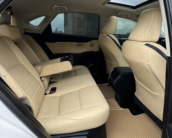Белый Лексус НХ, объемом двигателя 2 л и пробегом 186 тыс. км за 20999 $, фото 107 на Automoto.ua