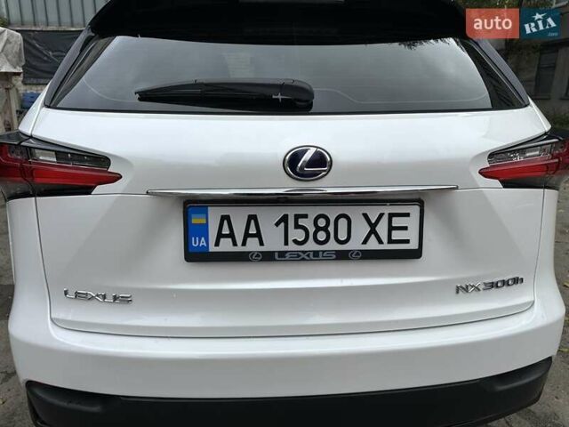 Лексус НХ 2016 у Києві на Automoto.ua Білий Лексус НХ, об'ємом двигуна 2.49 л та пробігом 108 тис. км за 26000 $, фото 6 на Automoto.ua