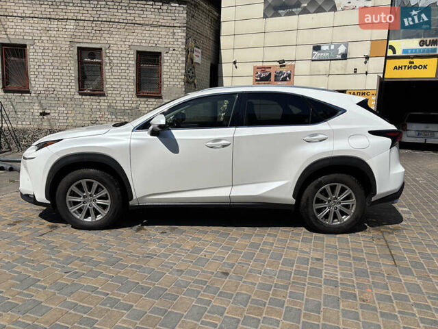 Білий Лексус НХ, об'ємом двигуна 2 л та пробігом 107 тис. км за 24800 $, фото 4 на Automoto.ua