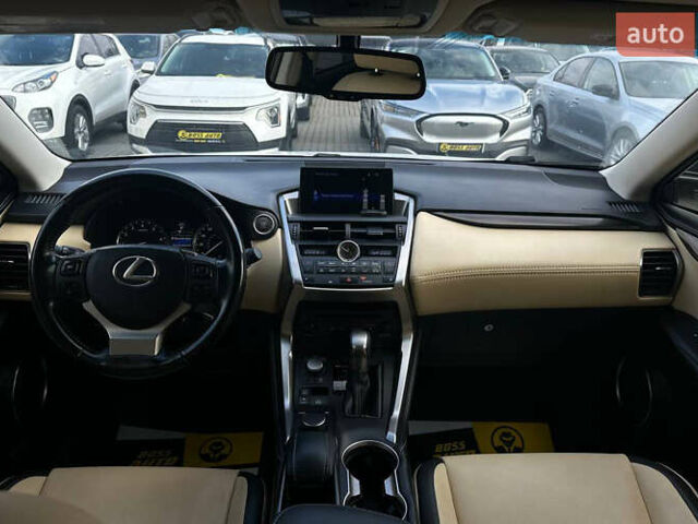 Белый Лексус НХ, объемом двигателя 2 л и пробегом 119 тыс. км за 21500 $, фото 14 на Automoto.ua