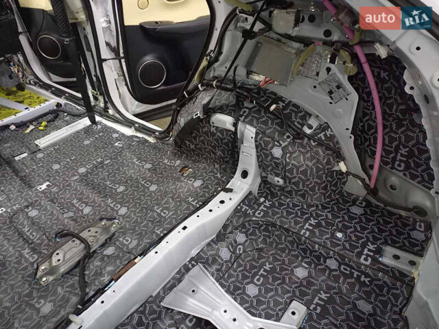 Белый Лексус НХ, объемом двигателя 2 л и пробегом 58 тыс. км за 24000 $, фото 34 на Automoto.ua