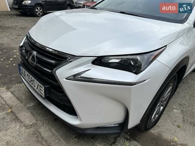Лексус НХ 2016 у Києві на Automoto.ua Білий Лексус НХ, об'ємом двигуна 2.49 л та пробігом 108 тис. км за 26000 $, фото 4 на Automoto.ua