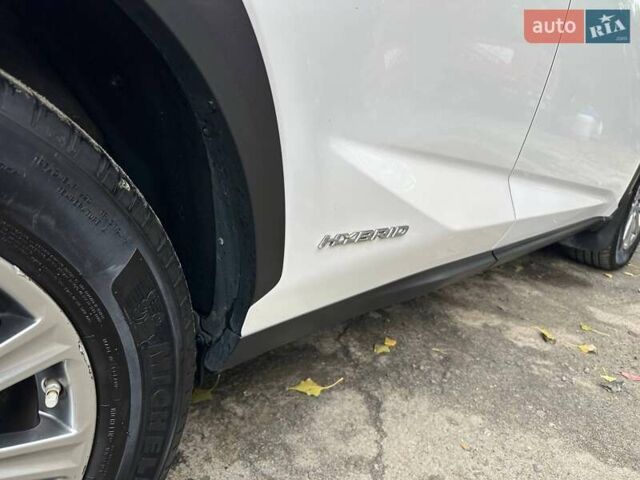 Белый Лексус НХ, объемом двигателя 2.49 л и пробегом 108 тыс. км за 24300 $, фото 7 на Automoto.ua