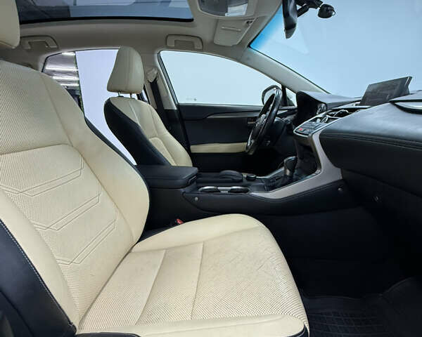 Білий Лексус НХ, об'ємом двигуна 2.49 л та пробігом 129 тис. км за 21900 $, фото 18 на Automoto.ua