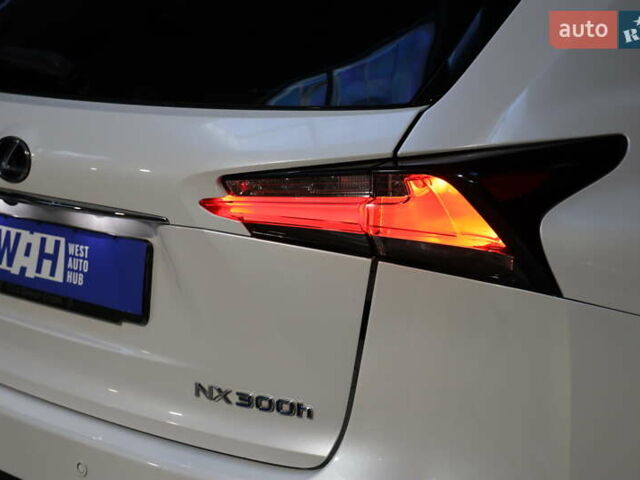 Білий Лексус НХ, об'ємом двигуна 2.49 л та пробігом 213 тис. км за 27900 $, фото 7 на Automoto.ua