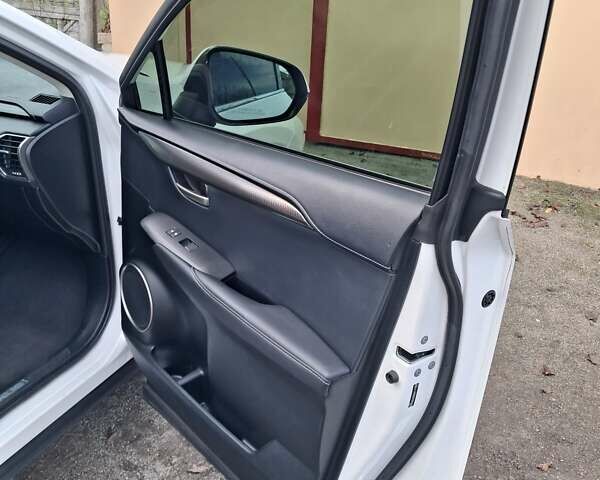 Білий Лексус НХ, об'ємом двигуна 2 л та пробігом 82 тис. км за 27300 $, фото 3 на Automoto.ua