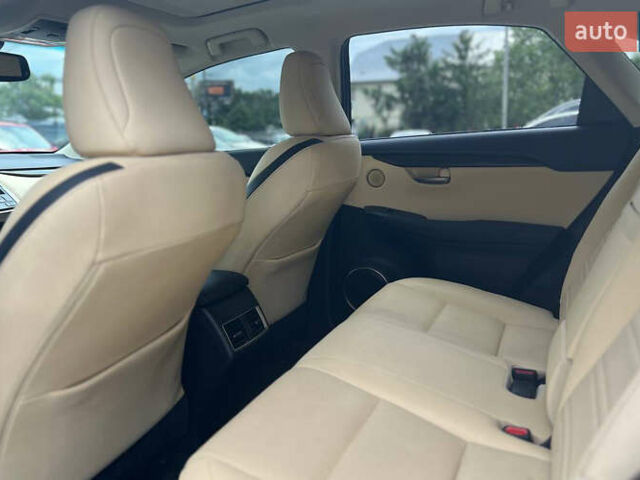 Белый Лексус НХ, объемом двигателя 2.5 л и пробегом 120 тыс. км за 28900 $, фото 17 на Automoto.ua