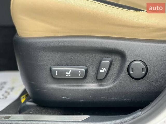 Белый Лексус НХ, объемом двигателя 2.5 л и пробегом 120 тыс. км за 28900 $, фото 10 на Automoto.ua