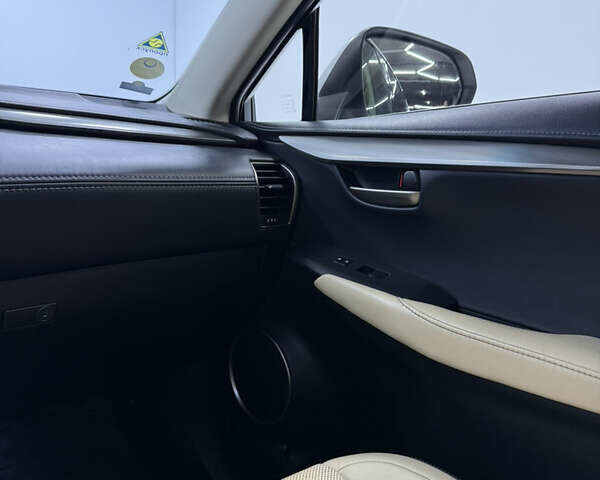 Білий Лексус НХ, об'ємом двигуна 2.49 л та пробігом 129 тис. км за 21900 $, фото 23 на Automoto.ua