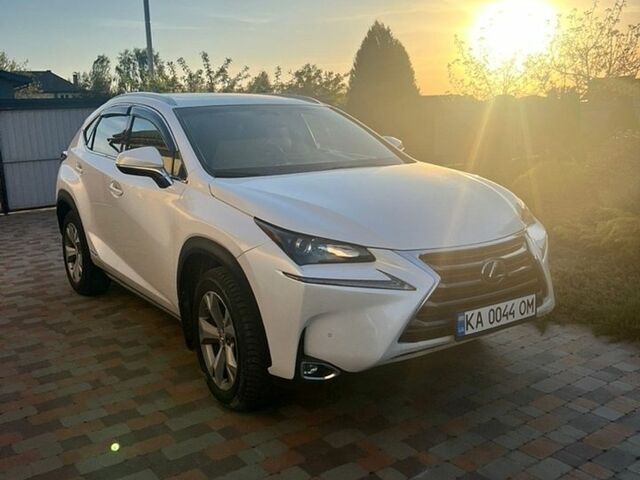 Білий Лексус НХ, об'ємом двигуна 2.5 л та пробігом 135 тис. км за 27500 $, фото 3 на Automoto.ua
