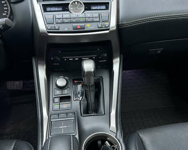 Белый Лексус НХ, объемом двигателя 2.49 л и пробегом 135 тыс. км за 29700 $, фото 14 на Automoto.ua