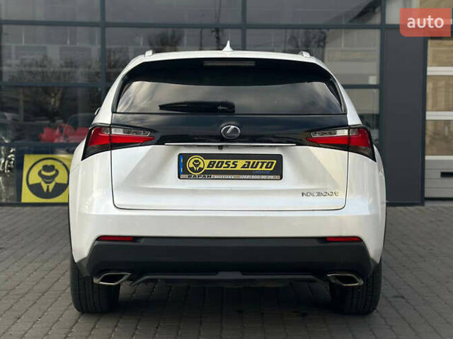 Белый Лексус НХ, объемом двигателя 2 л и пробегом 119 тыс. км за 21500 $, фото 4 на Automoto.ua
