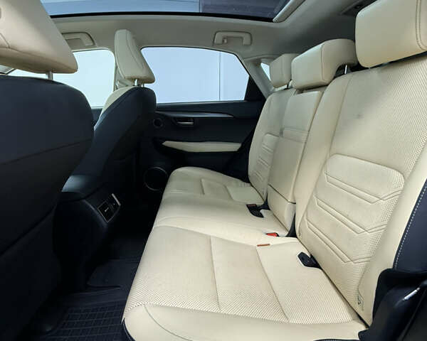 Білий Лексус НХ, об'ємом двигуна 2.49 л та пробігом 129 тис. км за 21900 $, фото 27 на Automoto.ua