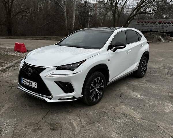 Білий Лексус НХ, об'ємом двигуна 2.49 л та пробігом 105 тис. км за 29999 $, фото 2 на Automoto.ua