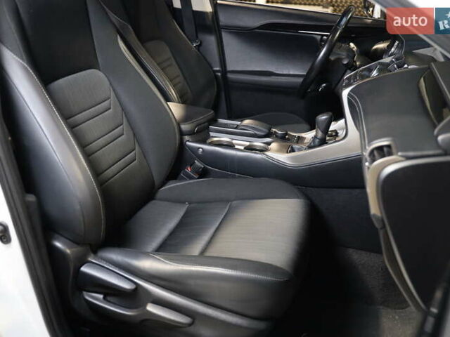 Білий Лексус НХ, об'ємом двигуна 2.49 л та пробігом 213 тис. км за 27900 $, фото 38 на Automoto.ua