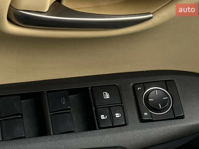 Белый Лексус НХ, объемом двигателя 2 л и пробегом 119 тыс. км за 21500 $, фото 8 на Automoto.ua