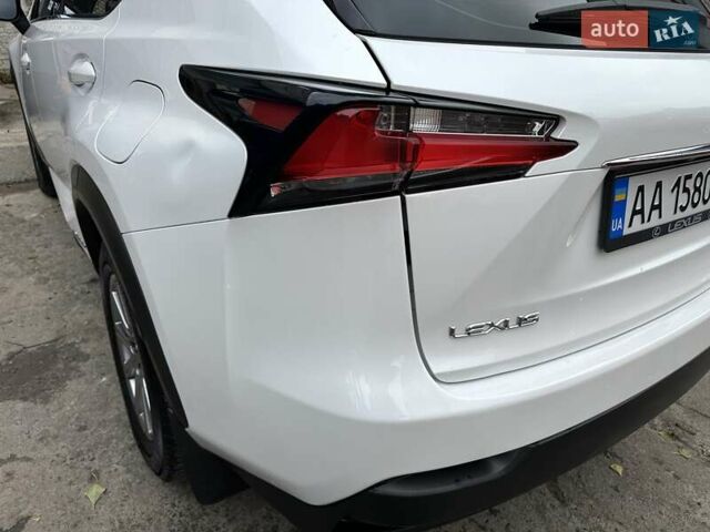 Лексус НХ 2016 у Києві на Automoto.ua Білий Лексус НХ, об'ємом двигуна 2.49 л та пробігом 108 тис. км за 26000 $, фото 5 на Automoto.ua