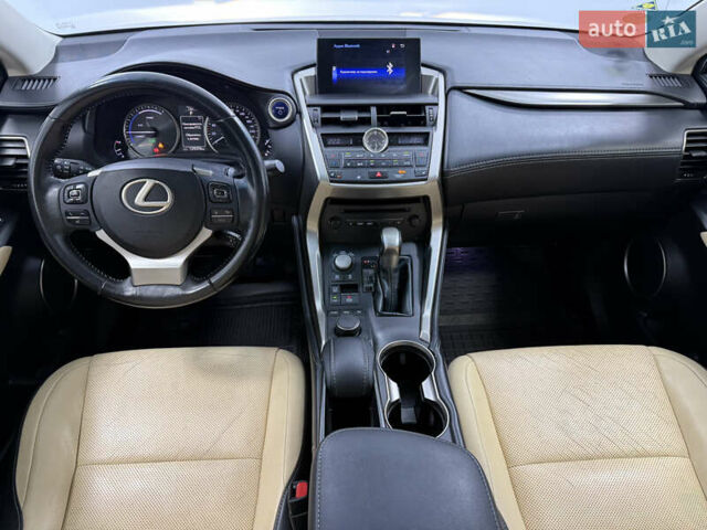 Білий Лексус НХ, об'ємом двигуна 2.49 л та пробігом 129 тис. км за 21900 $, фото 17 на Automoto.ua