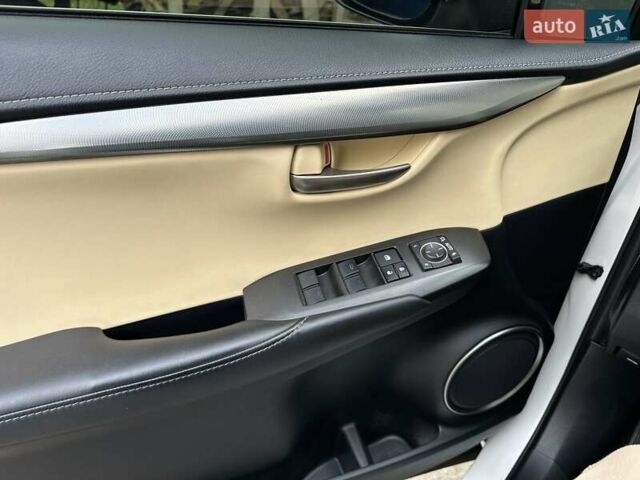 Лексус НХ 2016 у Києві на Automoto.ua Білий Лексус НХ, об'ємом двигуна 2.49 л та пробігом 108 тис. км за 26000 $, фото 19 на Automoto.ua
