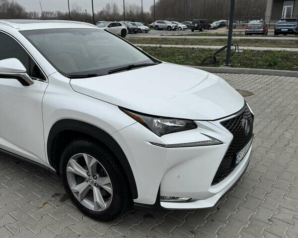 Белый Лексус НХ, объемом двигателя 2 л и пробегом 97 тыс. км за 23000 $, фото 2 на Automoto.ua