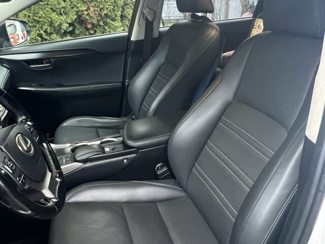 Белый Лексус НХ, объемом двигателя 2.5 л и пробегом 135 тыс. км за 29700 $, фото 7 на Automoto.ua