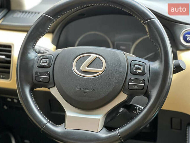 Белый Лексус НХ, объемом двигателя 2.5 л и пробегом 120 тыс. км за 28900 $, фото 12 на Automoto.ua