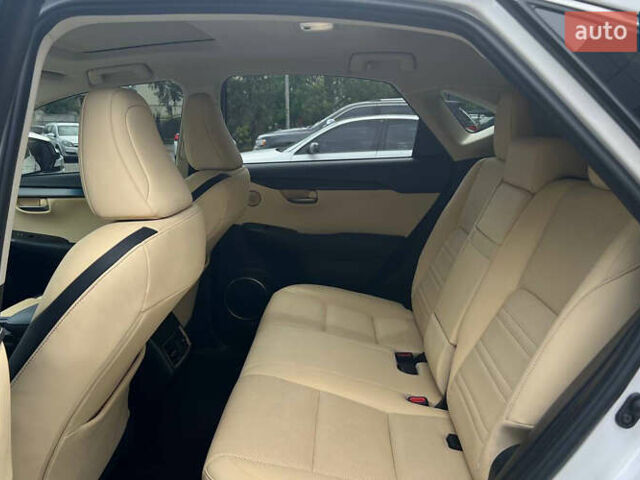 Белый Лексус НХ, объемом двигателя 2.5 л и пробегом 120 тыс. км за 28900 $, фото 18 на Automoto.ua