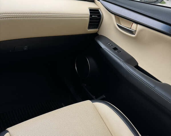 Белый Лексус НХ, объемом двигателя 2 л и пробегом 97 тыс. км за 23000 $, фото 9 на Automoto.ua