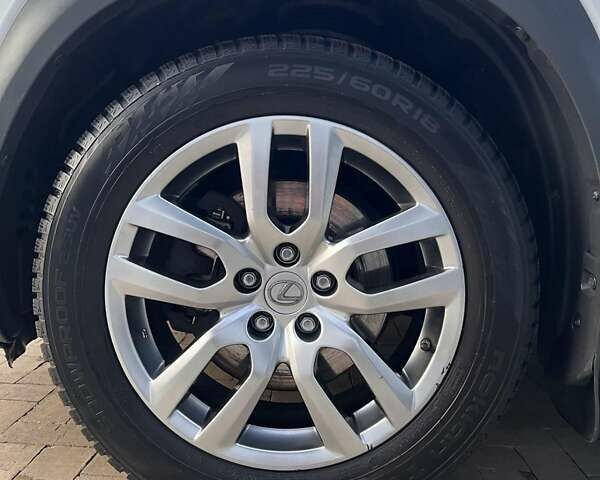 Лексус НХ 2016 у Києві на Automoto.ua Білий Лексус НХ, об'ємом двигуна 2 л та пробігом 128 тис. км за 24000 $, фото 20 на Automoto.ua