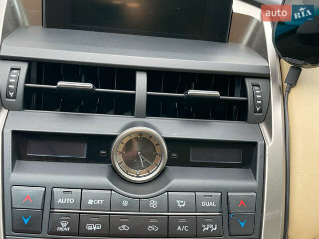 Белый Лексус НХ, объемом двигателя 2 л и пробегом 144 тыс. км за 20990 $, фото 31 на Automoto.ua