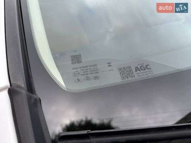 Белый Лексус НХ, объемом двигателя 2.49 л и пробегом 108 тыс. км за 24300 $, фото 17 на Automoto.ua