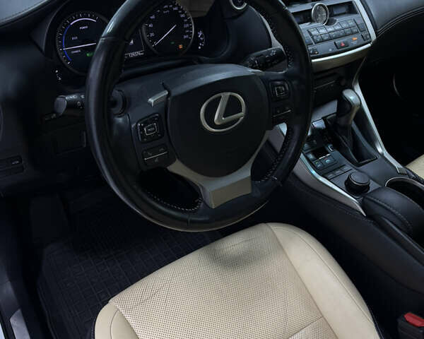 Білий Лексус НХ, об'ємом двигуна 2.49 л та пробігом 129 тис. км за 21900 $, фото 15 на Automoto.ua