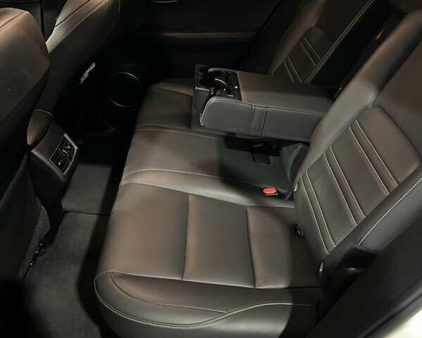 Лексус НХ 2016 у Києві на Automoto.ua Білий Лексус НХ, об'ємом двигуна 2 л та пробігом 128 тис. км за 24000 $, фото 17 на Automoto.ua