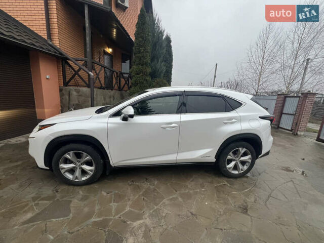 Белый Лексус НХ, объемом двигателя 2.49 л и пробегом 135 тыс. км за 29700 $, фото 3 на Automoto.ua