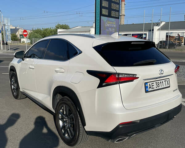 Білий Лексус НХ, об'ємом двигуна 2 л та пробігом 160 тис. км за 24999 $, фото 2 на Automoto.ua