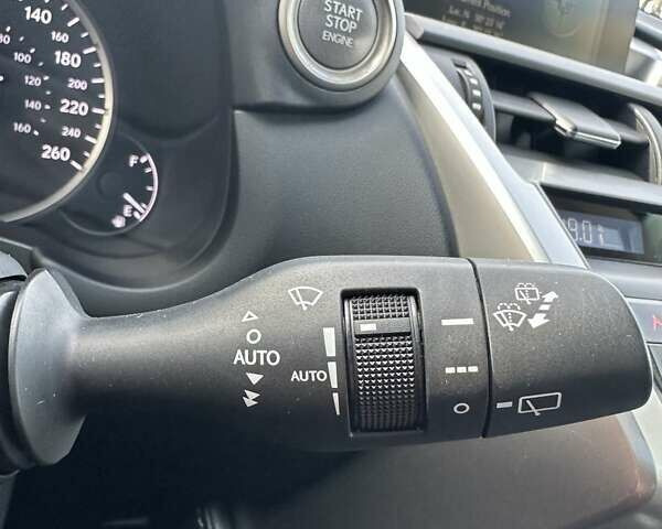 Білий Лексус НХ, об'ємом двигуна 2 л та пробігом 126 тис. км за 21500 $, фото 51 на Automoto.ua