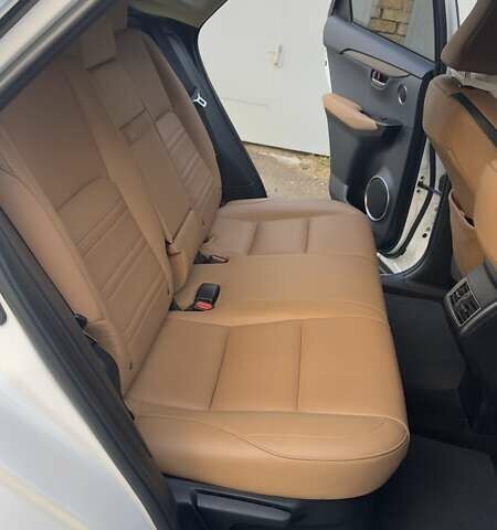 Білий Лексус НХ, об'ємом двигуна 2 л та пробігом 59 тис. км за 25000 $, фото 12 на Automoto.ua