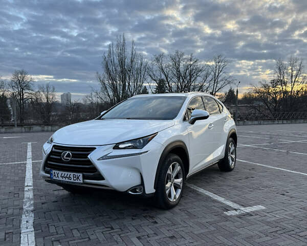 Білий Лексус НХ, об'ємом двигуна 2 л та пробігом 90 тис. км за 25500 $, фото 1 на Automoto.ua