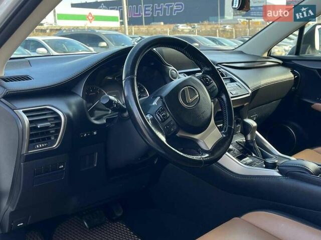 Белый Лексус НХ, объемом двигателя 2 л и пробегом 152 тыс. км за 22790 $, фото 31 на Automoto.ua