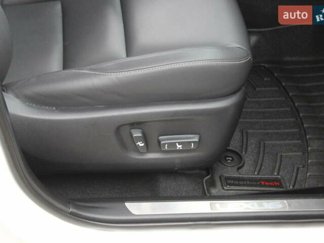 Белый Лексус НХ, объемом двигателя 2 л и пробегом 58 тыс. км за 25999 $, фото 34 на Automoto.ua