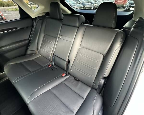 Білий Лексус НХ, об'ємом двигуна 2 л та пробігом 126 тис. км за 21500 $, фото 18 на Automoto.ua