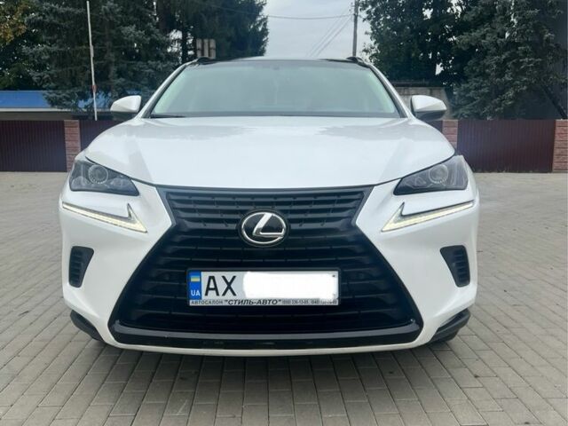 Белый Лексус НХ, объемом двигателя 2 л и пробегом 70 тыс. км за 27000 $, фото 1 на Automoto.ua