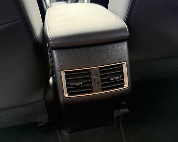 Белый Лексус НХ, объемом двигателя 2 л и пробегом 98 тыс. км за 27500 $, фото 9 на Automoto.ua