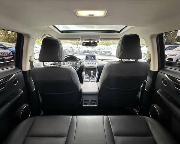 Білий Лексус НХ, об'ємом двигуна 2 л та пробігом 126 тис. км за 21500 $, фото 46 на Automoto.ua