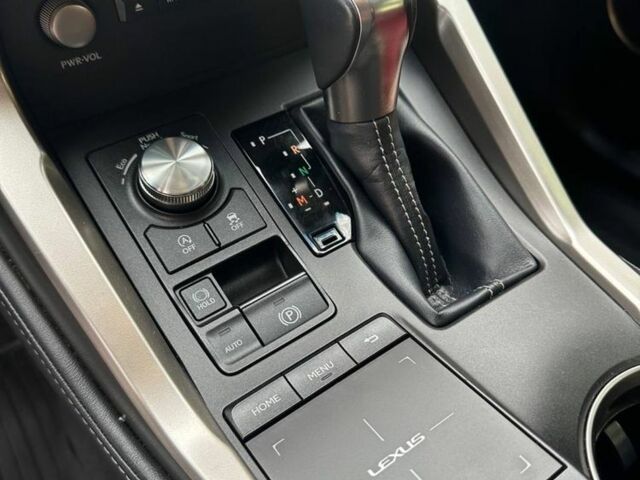 Білий Лексус НХ, об'ємом двигуна 2 л та пробігом 57 тис. км за 34999 $, фото 16 на Automoto.ua